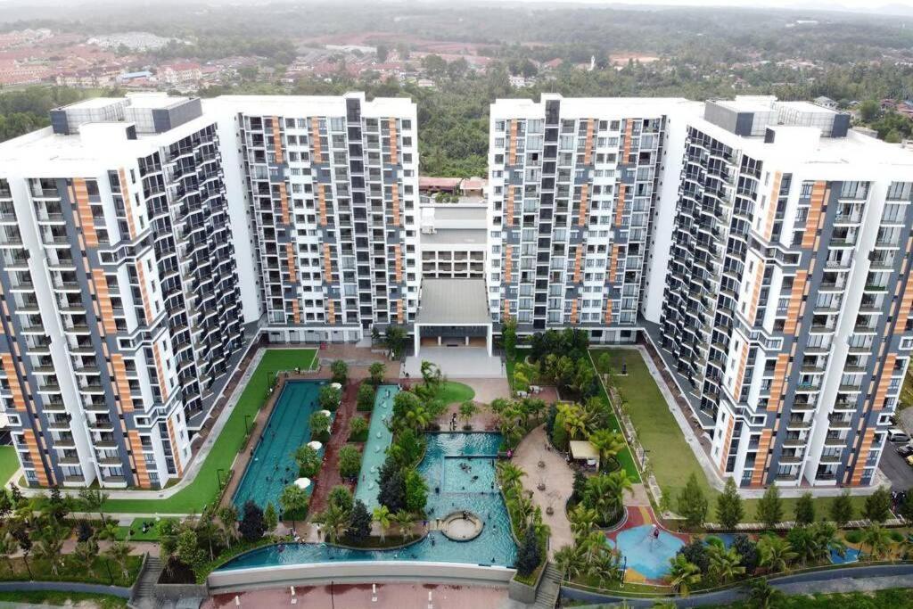 Casa Raudhah @ Timurbay Seafront Residence Kampung Sungai Karang Экстерьер фото